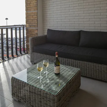 Relais Castel Nuovo 3* Neapol