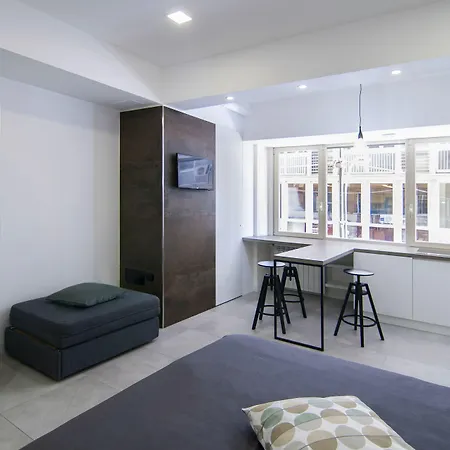 Relais Castel Nuovo מלון דירות 4*