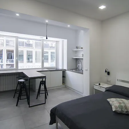 Апарт-отель Relais Castel Nuovo Неаполь