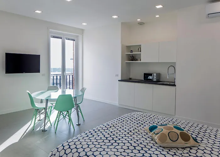 Апарт-отель Relais Castel Nuovo Неаполь